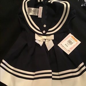 Baby girl’s 2pc Navy Set.